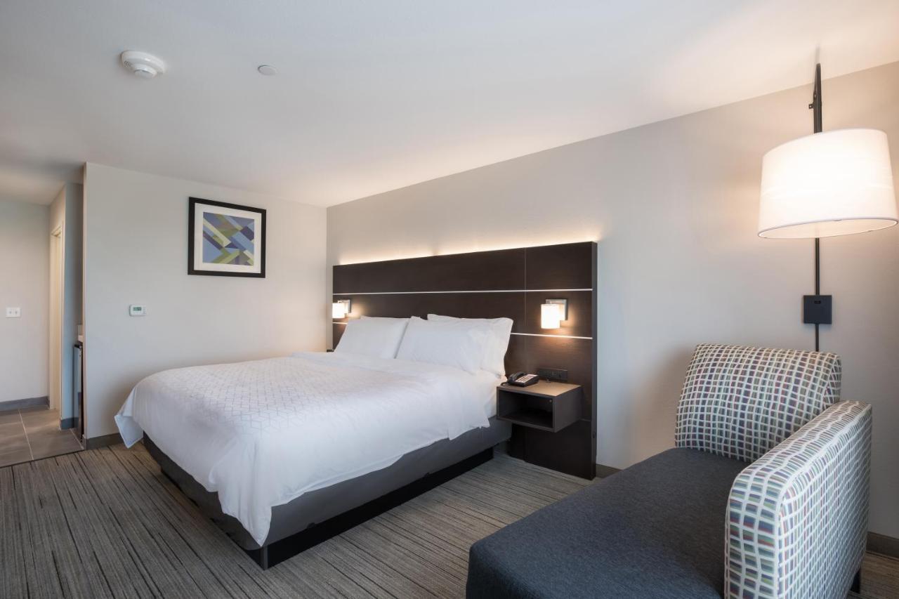 Holiday Inn Express & Suites Chicago - Hoffman Estates By Ihg Exterior photo