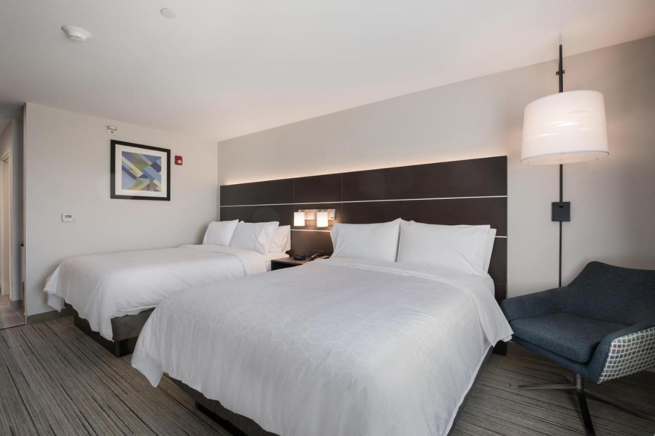 Holiday Inn Express & Suites Chicago - Hoffman Estates By Ihg Exterior photo