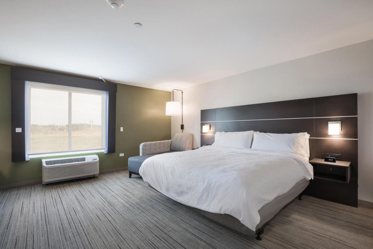 Holiday Inn Express & Suites Chicago - Hoffman Estates By Ihg Exterior photo