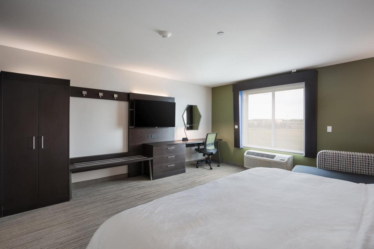 Holiday Inn Express & Suites Chicago - Hoffman Estates By Ihg Exterior photo